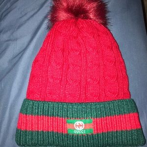 gucci pom pom beanie